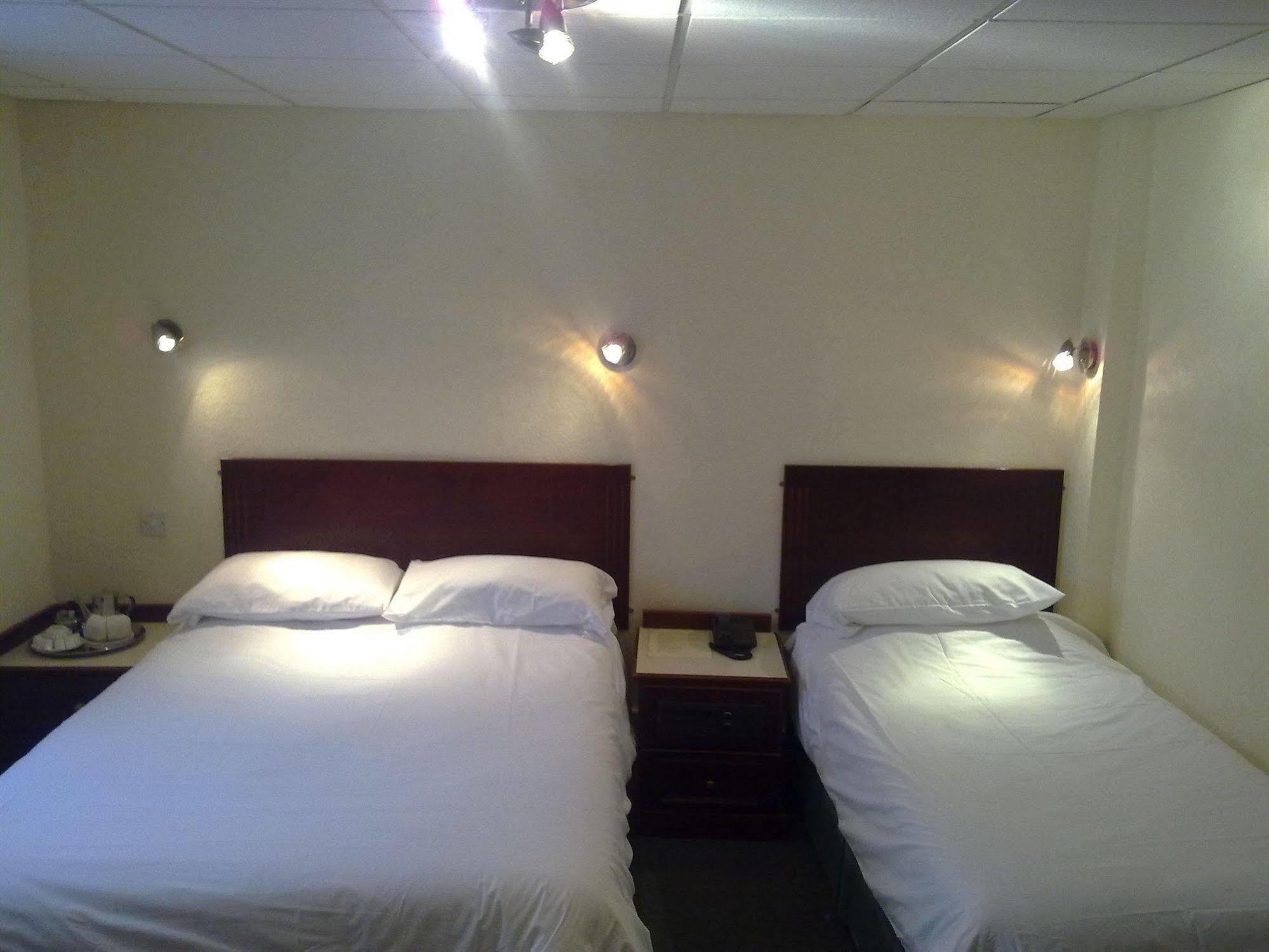 Cedar Tree Hotel Rugeley Bilik gambar