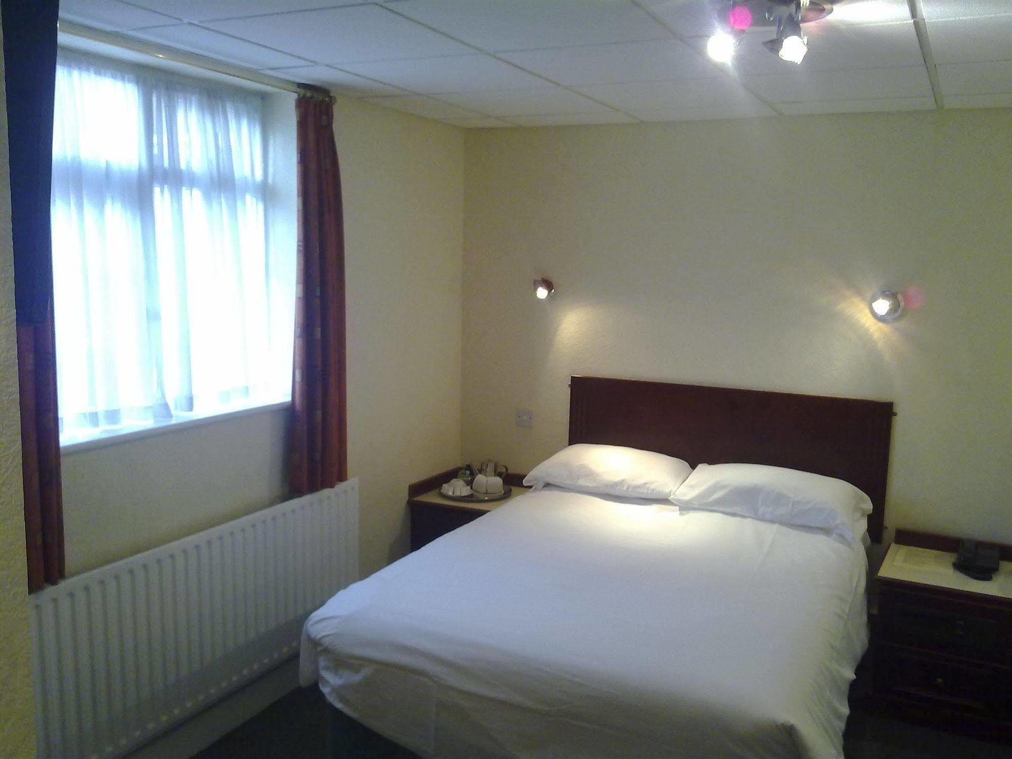 Cedar Tree Hotel Rugeley Luaran gambar